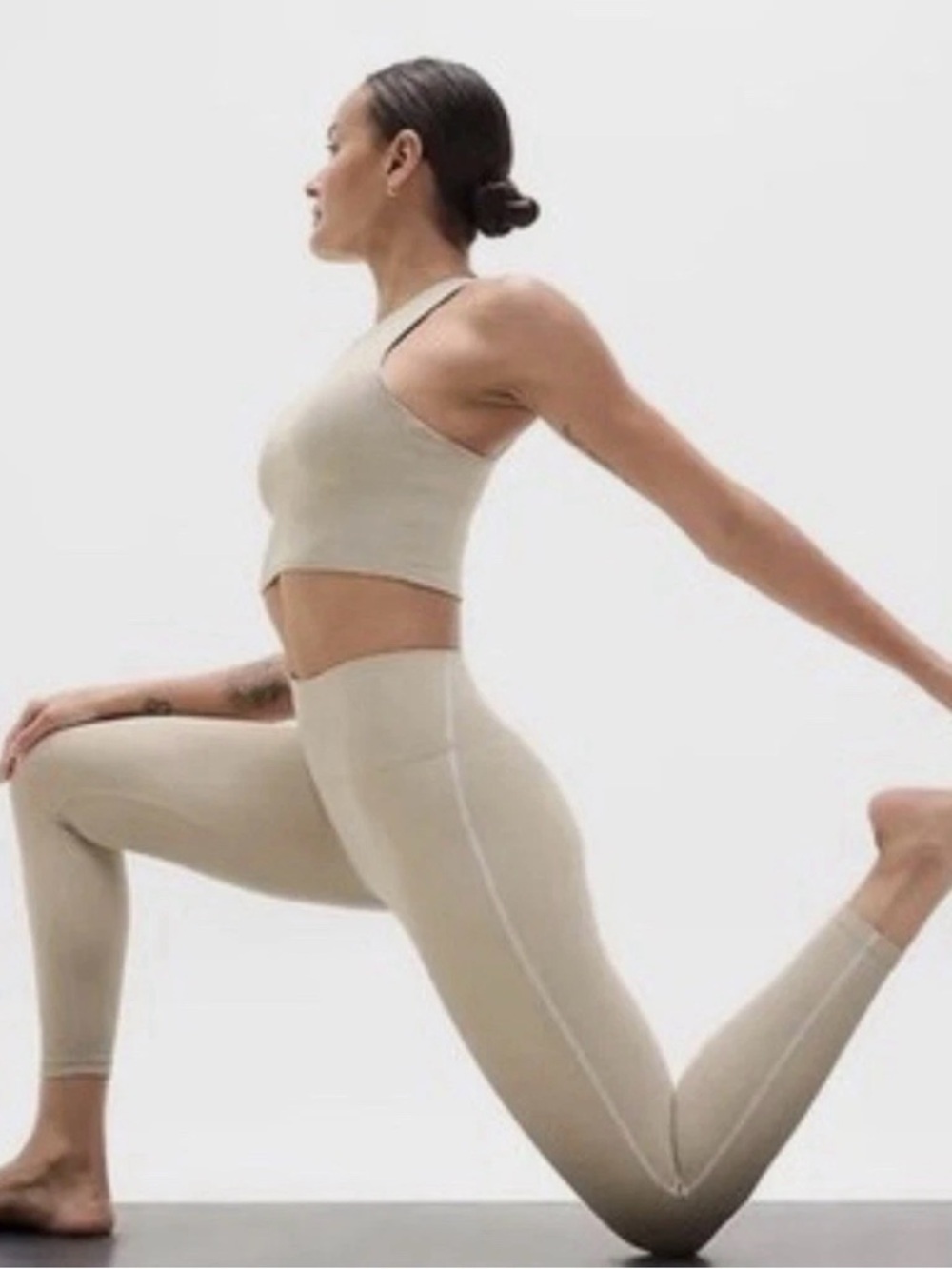 NWT Athleta Transcend Contrast Stitch 7/8 Ecru/White Tight Sz Medium